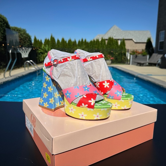 NWT GB Ulti-Mate Floral Rainbow Rhinestone Retro Platform 70's Sandals - Picture 6 of 15